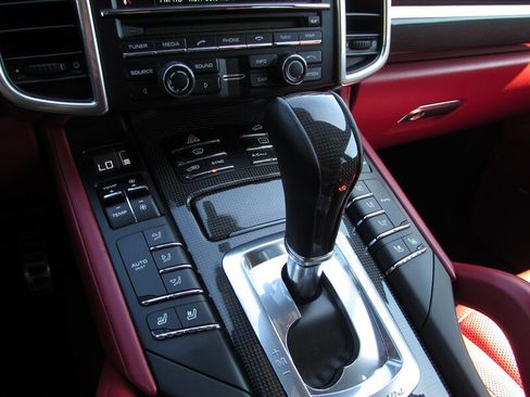 Used 2016 Porsche Cayenne GTS AWD/4WD image 19
