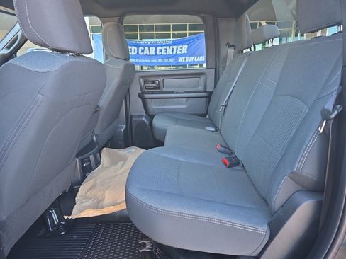 Used 2024 RAM 5500 Tradesman w/ Chrome Appearance Group image 28