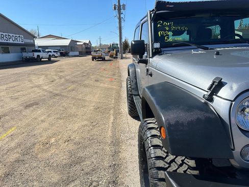 Used 2017 Jeep Wrangler Sport w/ Quick Order Package 24S AWD/4WD image 25