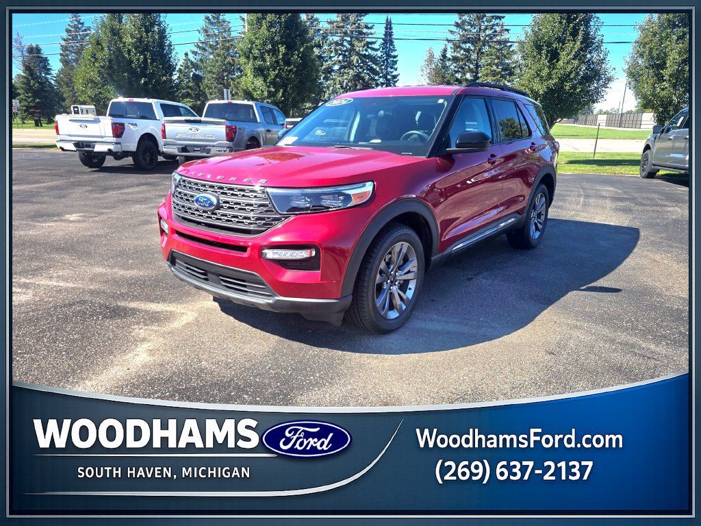 Certified 2024 Ford Explorer XLT w/ Equipment Group 202A AWD/4WD image 1