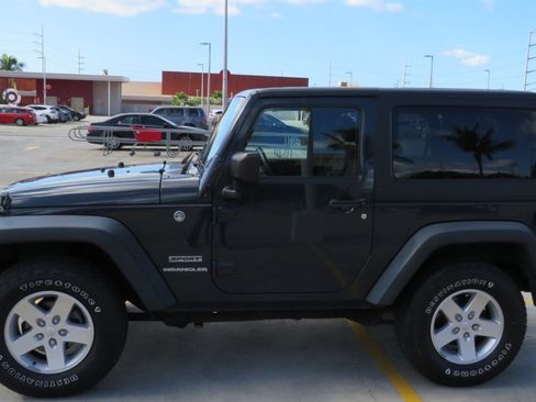 Used 2017 Jeep Wrangler Sport w/ Quick Order Package 24S AWD/4WD image 4