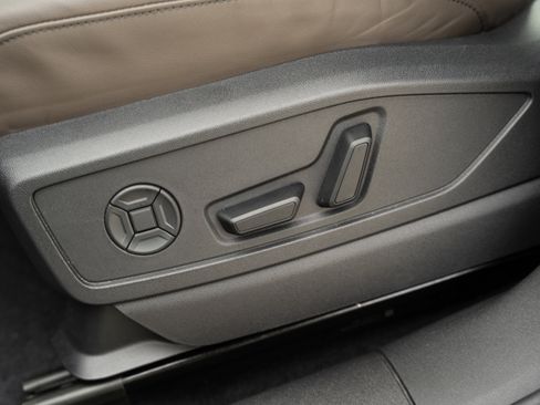 Certified 2025 Audi Q5 Premium Plus w/ Premium Plus AWD/4WD image 22