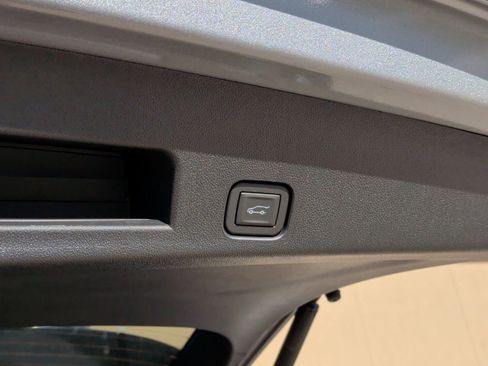 New 2025 Chevrolet Traverse LT w/ LPO, Floor Liner Package image 40