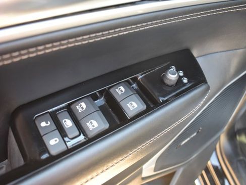 Used 2024 Jeep Wagoneer Series II w/ Flexible Seating Group AWD/4WD image 13