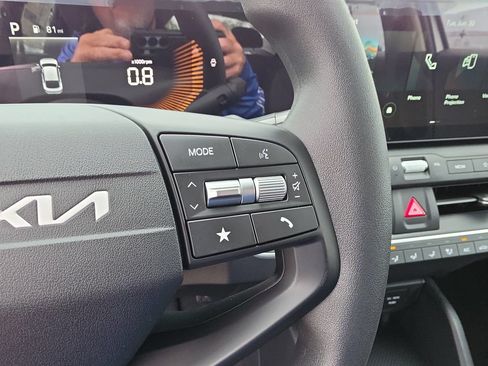 New 2026 Kia K4 FWD image 31