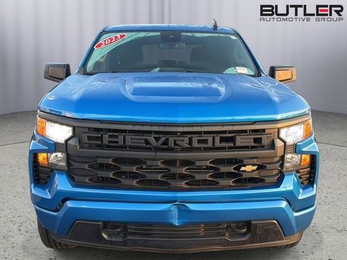 Used 2023 Chevrolet Silverado 1500 Custom AWD/4WD image 9