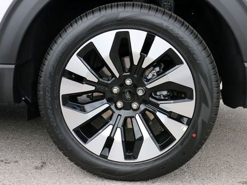 New 2026 Ford Explorer Platinum AWD/4WD image 8