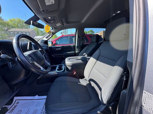 Used 2019 Chevrolet Silverado 1500 LT Trail Boss AWD/4WD image 9