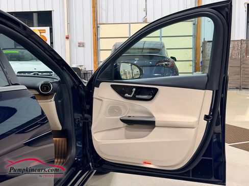 Used 2022 Mercedes-Benz C 300 4MATIC Sedan image 23