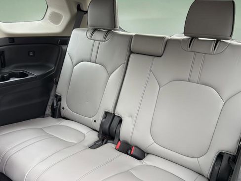 Used 2023 Honda Pilot Elite image 18