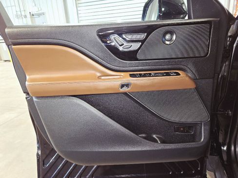 Used 2020 Lincoln Aviator Reserve w/ Equipment Group 201A AWD/4WD image 8