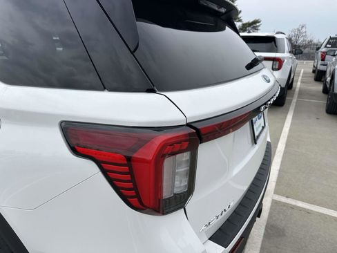 New 2026 Ford Explorer Active image 8