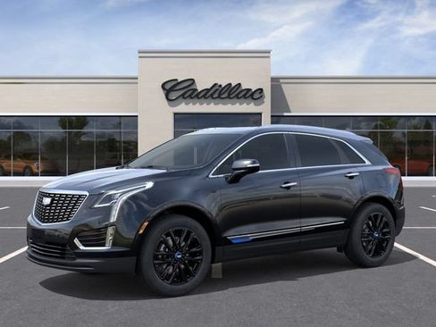 Used 2026 Cadillac XT5 Luxury w/ LPO, Blue Accent Package FWD image 2