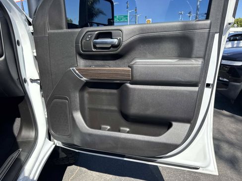 Used 2020 Chevrolet Silverado 2500 LT w/ Advanced Trailering Package AWD/4WD image 31