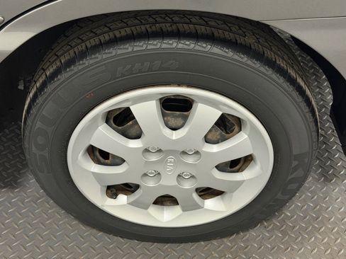 Used 2004 Kia Rio Sedan image 19