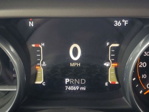 Used 2018 Jeep Wrangler Unlimited Sport S image 13