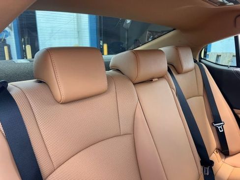Used 2022 Lexus ES 350 w/ Premium Package FWD image 31