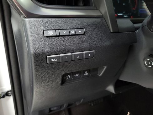 Used 2026 Lexus GX 550 w/ Cold Area Package AWD/4WD image 14