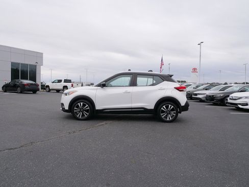 Used 2019 Nissan Kicks SR w/ Exterior Package image 7