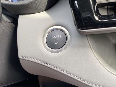 Used 2026 Toyota Highlander XLE AWD/4WD image 16