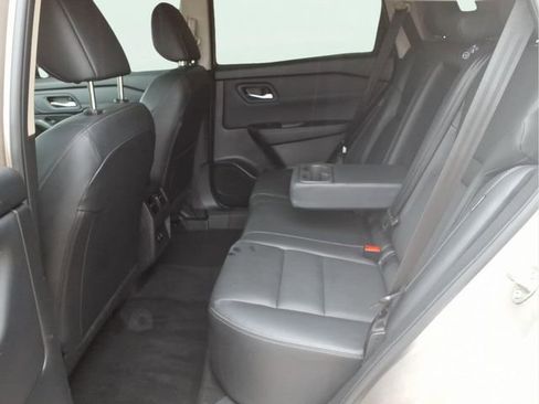 Used 2025 Nissan Rogue SL AWD/4WD image 20