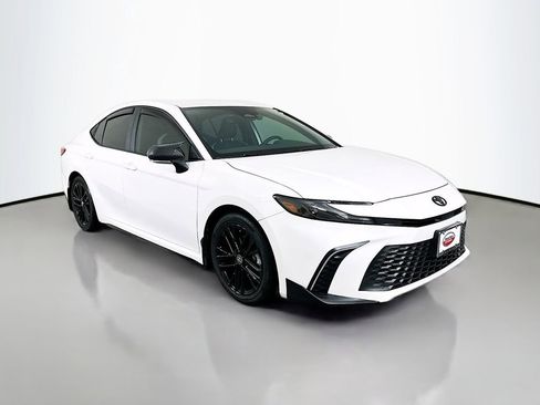 Certified 2025 Toyota Camry SE image 3