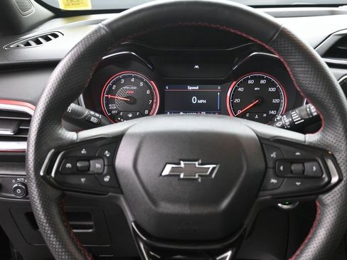 Used 2023 Chevrolet TrailBlazer RS w/ Sun and Liftgate Package AWD/4WD image 9