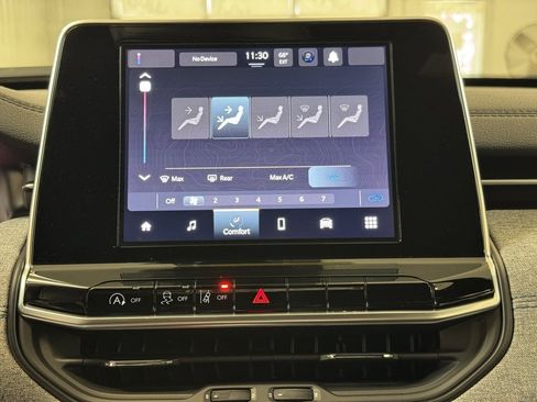 Used 2025 Jeep Compass Sport image 38