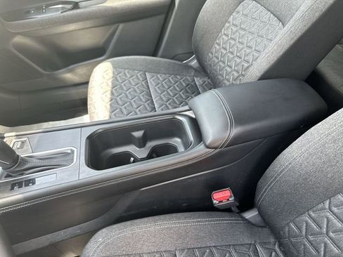 Used 2025 Nissan Kicks SV AWD/4WD image 20