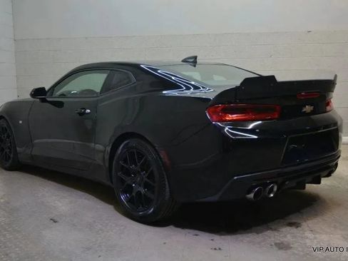 Used 2017 Chevrolet Camaro LT w/ Technology Package RWD image 4