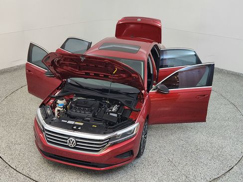 Used 2022 Volkswagen Passat 2.0T FWD image 17