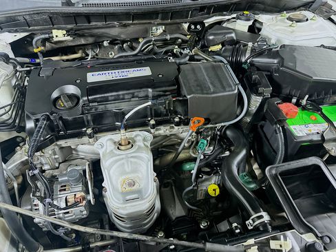 Used 2015 Honda Accord LX image 31