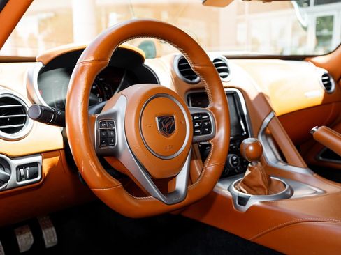 Used 2014 SRT Viper GTS w/ GTS Laguna Interior Package RWD image 41