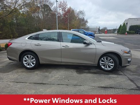 Used 2025 Chevrolet Malibu LT image 9