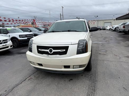 Used 2008 Cadillac Escalade 2WD image 2