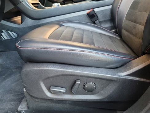 Used 2022 Ford Edge ST-Line image 21