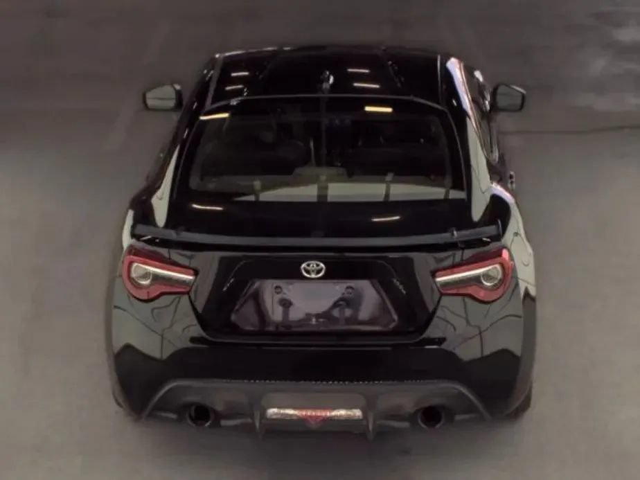 Used 2020 Toyota 86 RWD image 5
