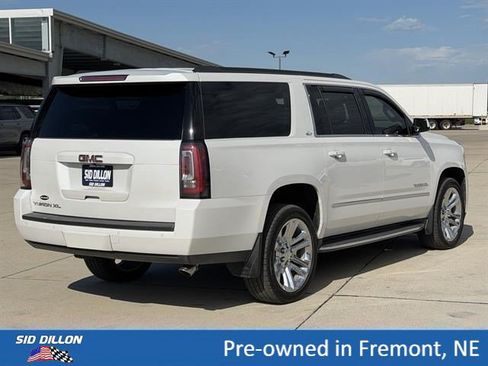 Used 2018 GMC Yukon XL SLT w/ Premium Edition AWD/4WD image 4