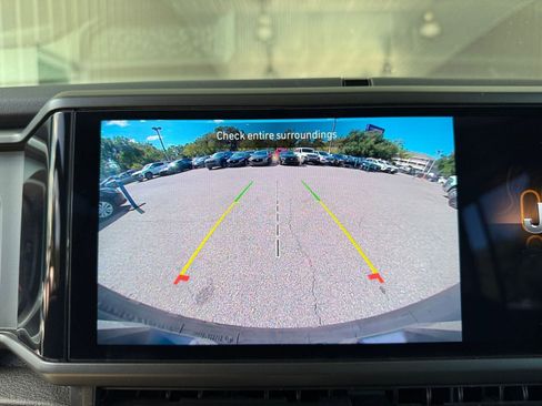 Used 2025 Jeep Wrangler Sahara image 17