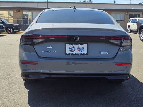 Used 2024 Honda Accord Touring image 10