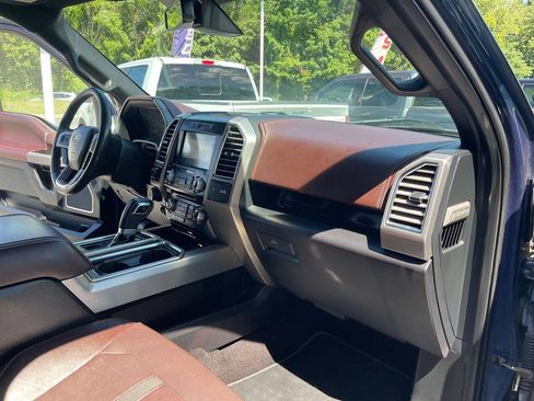 Used 2016 Ford F150 Platinum w/ Equipment Group 701A Luxury AWD/4WD image 35