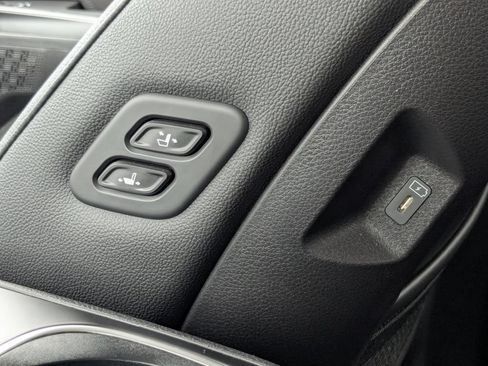 Used 2025 Kia Carnival SX Prestige FWD image 20