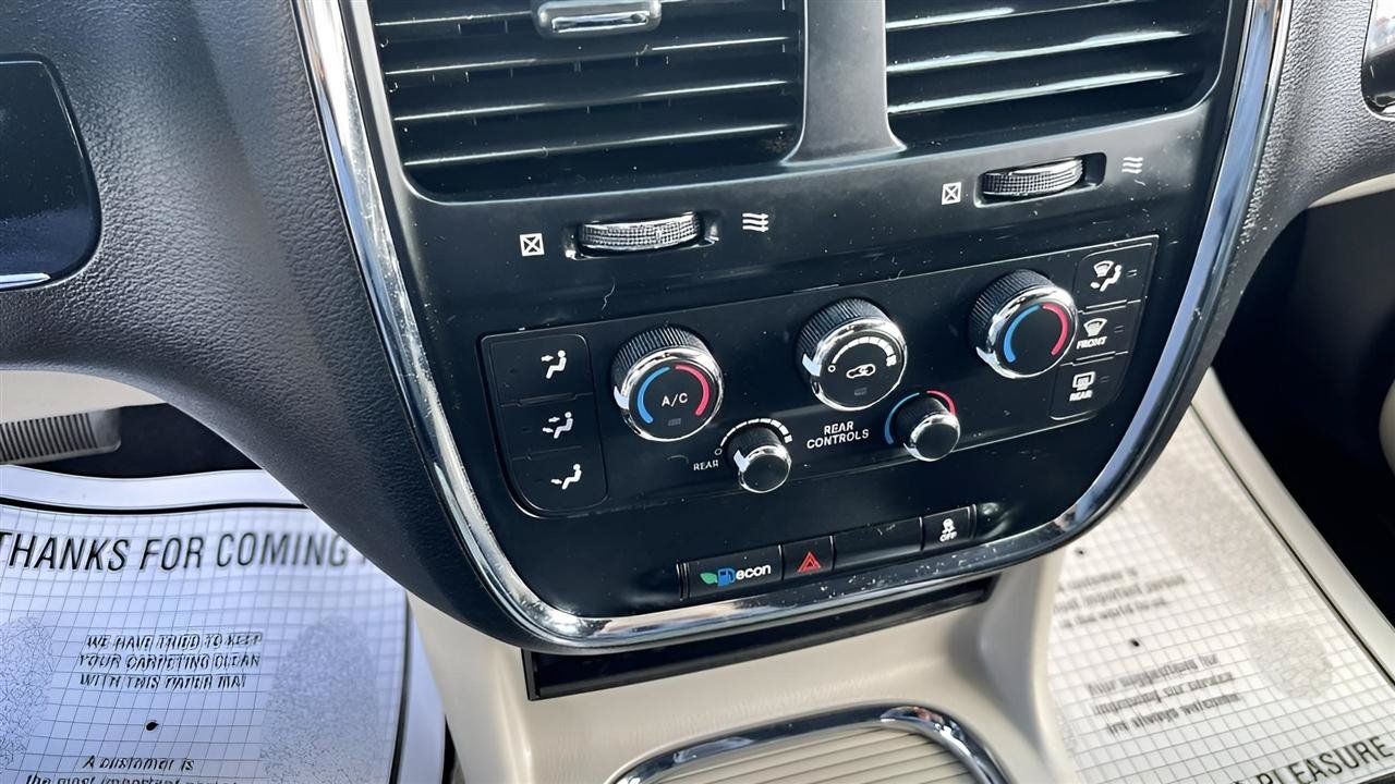 Used 2020 Dodge Grand Caravan SXT FWD image 22