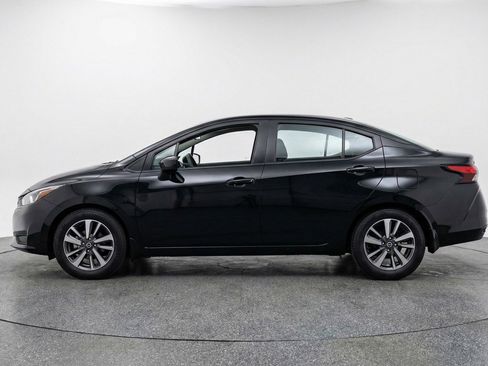 Used 2025 Nissan Versa SV image 4