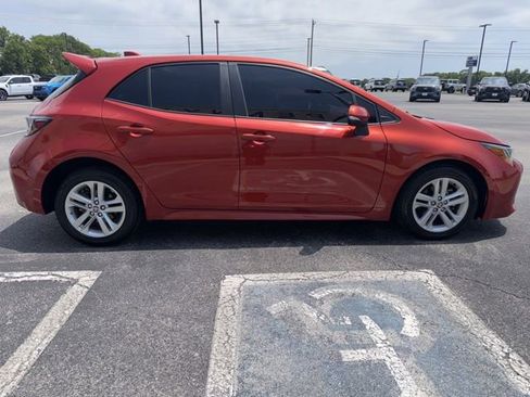 Used 2019 Toyota Corolla SE FWD image 4