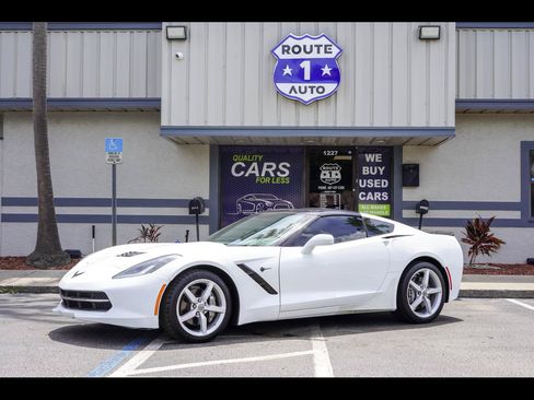 Used 2015 Chevrolet Corvette Stingray Coupe RWD image 1