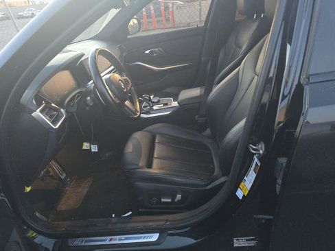 Used 2022 BMW 330i Sedan w/ M Sport Package RWD image 8