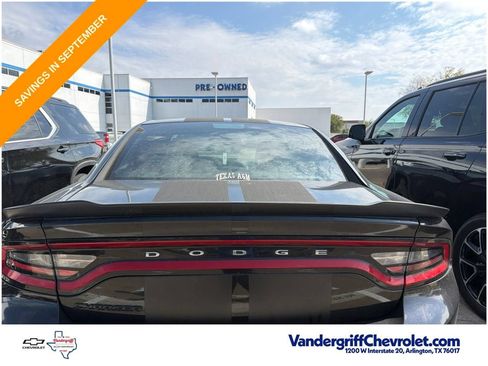 Used 2017 Dodge Charger SE w/ Blacktop Package RWD image 11