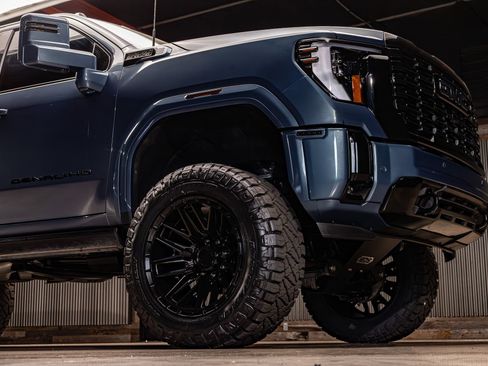 Used 2025 GMC Sierra 2500 Denali w/ Denali Reserve Package image 16