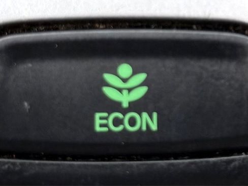 Used 2018 Honda Accord LX image 13